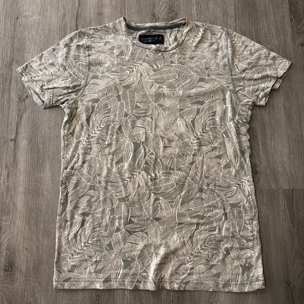 Abercrombie tee